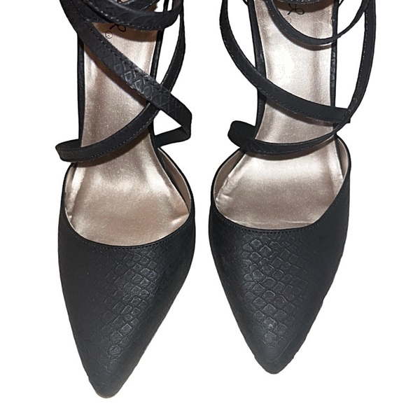 Black Snakeskin Point Toe Stiletto Heels - Picture 2 of 5